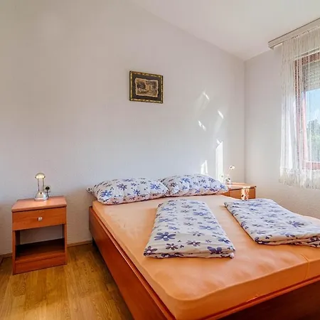 Apartment 4