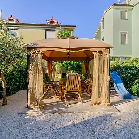 4 Apartment